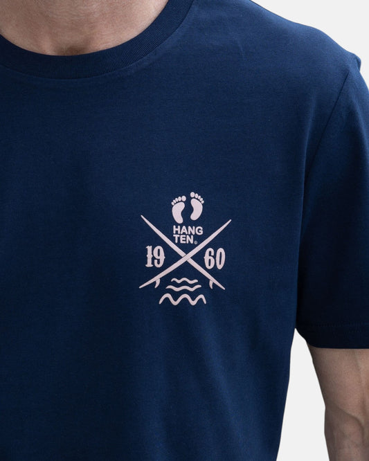 Hang Ten Cross Boards T-shirt French Navy i 100% ekologisk bomull med klassisk surfstil