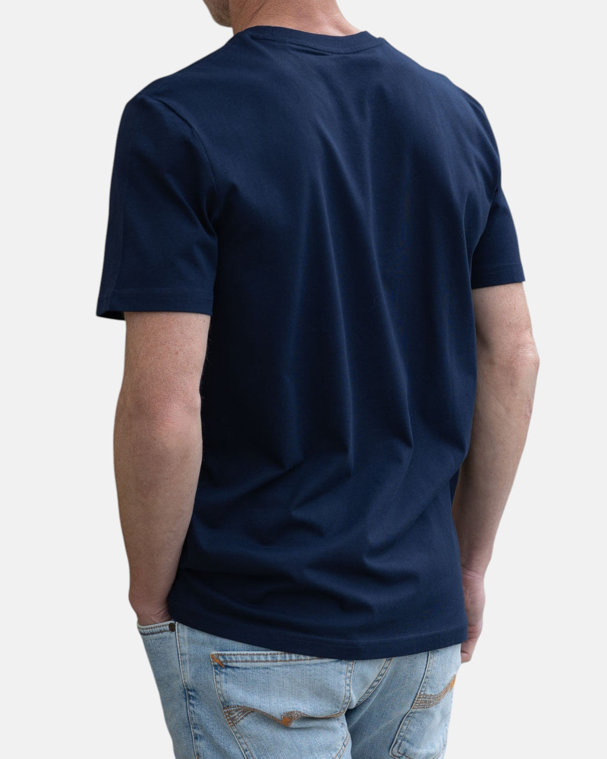 Hang Ten Cross Boards T-shirt French Navy i 100% ekologisk bomull med klassisk surfstil
