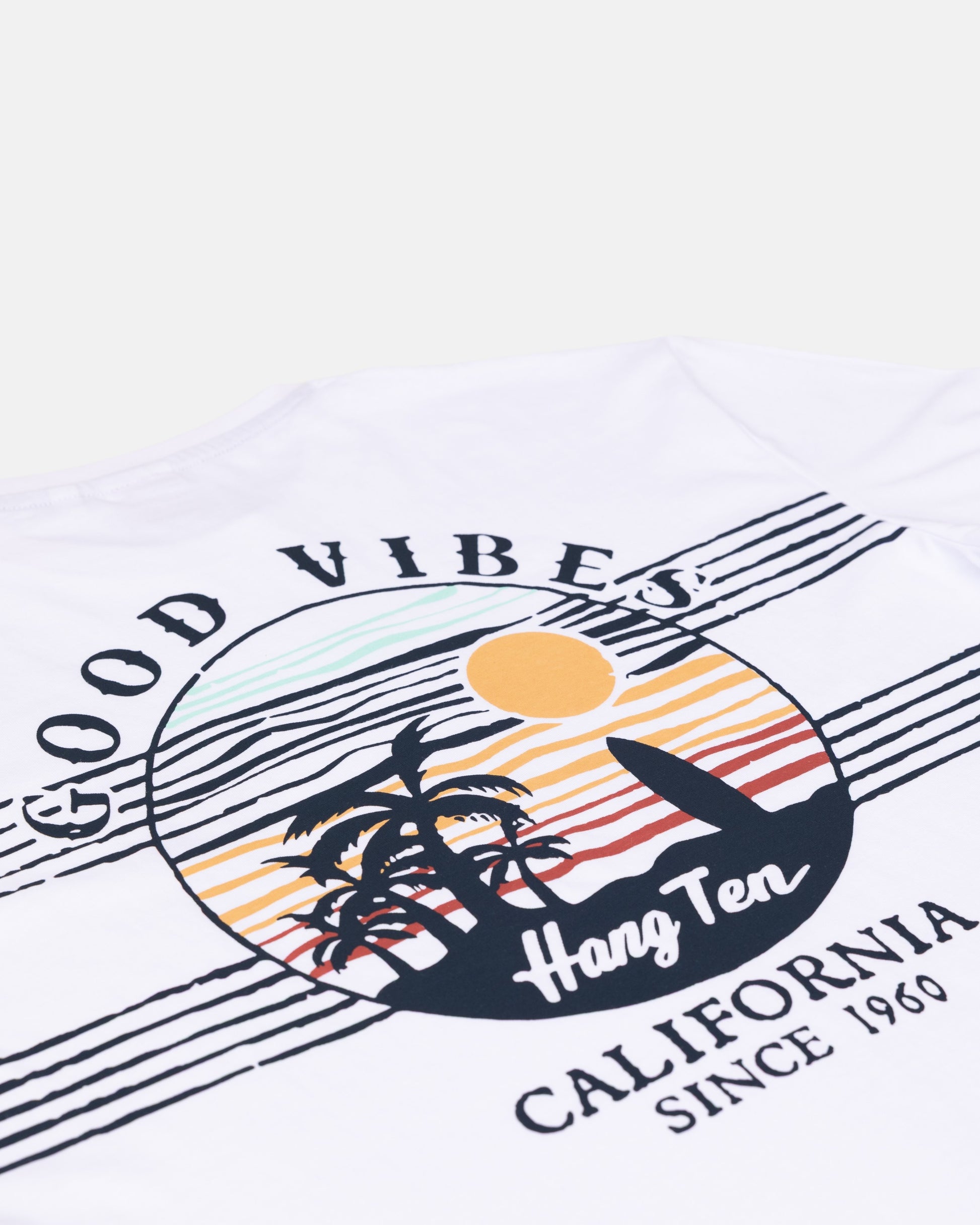 Hang Ten Good Vibes Organic Cotton T-shirt White i 100% ekologisk bomull med klassisk surfstil