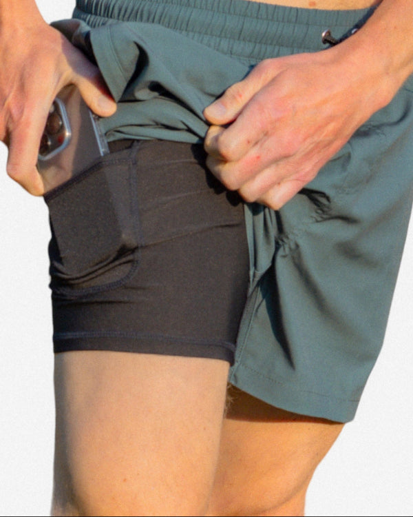 Bade-Hybrid-Shorts mit Innenstrumpfhose – Grünes Kahki